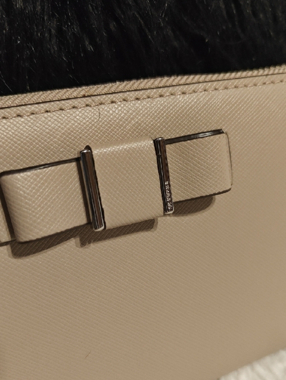 NWT Coach Bow Zip-Around Wallet – Beige - Picture 5 of 12